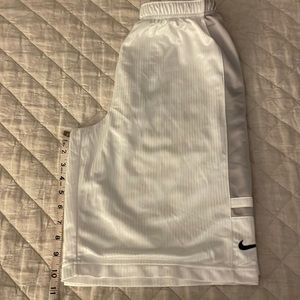 Youth Lg Nike Basketball Shorts